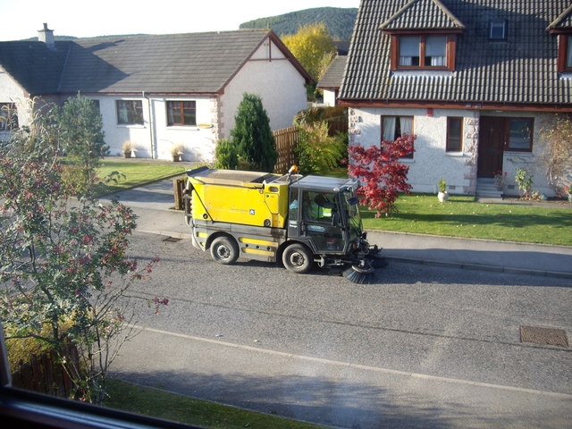 File:'Coonsel' sweeper in Craigour Avenue - geograph.org.uk - 1019373.jpg