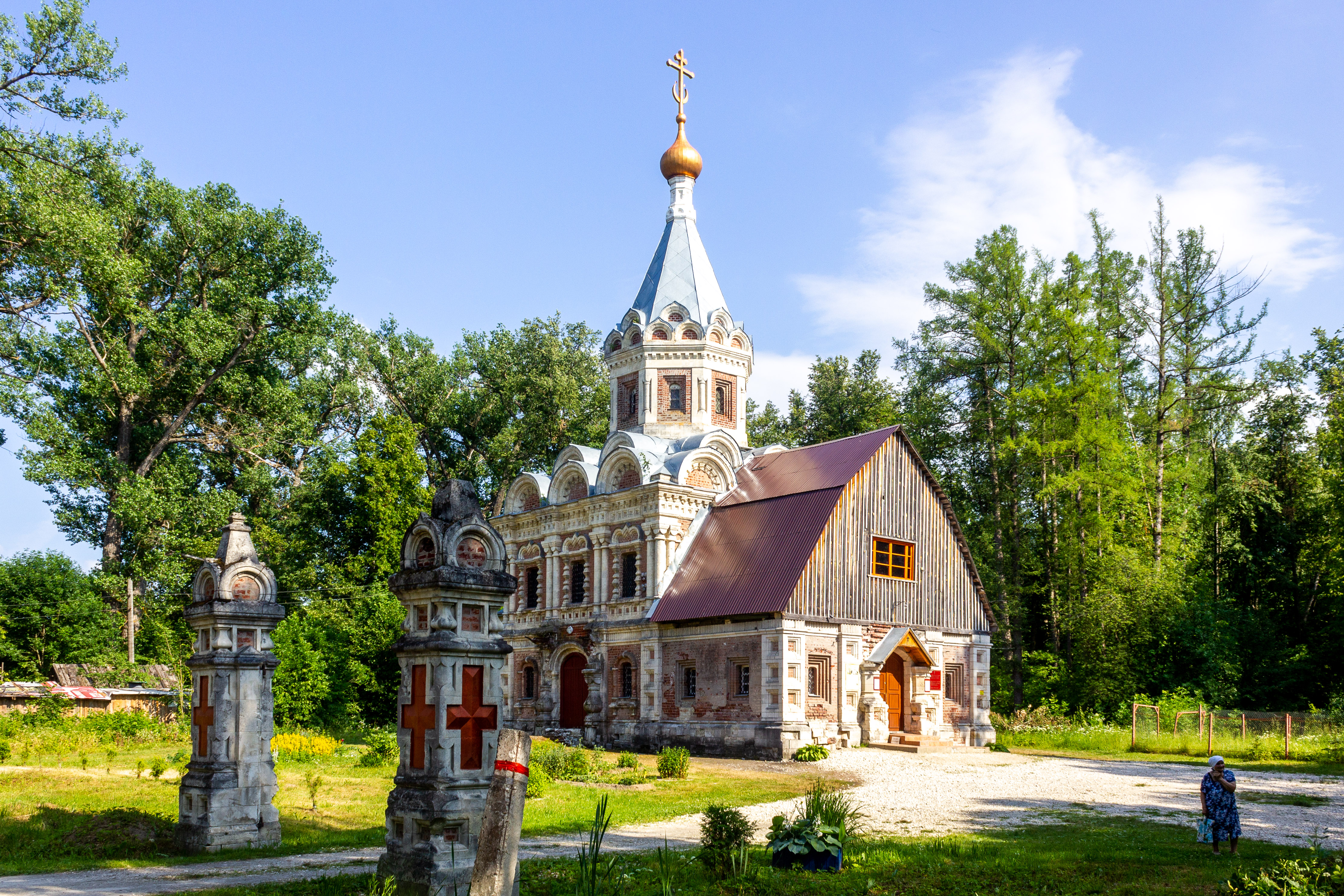 Церковь александры. Храм Святой мученицы царицы Александры (Муромцево). Церковь Александры римской в Муромцево. Серебрянный берег Муромцево. Церковь Александры римской Александрополь.