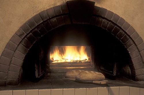 File:Brick oven bread, 2007.jpg