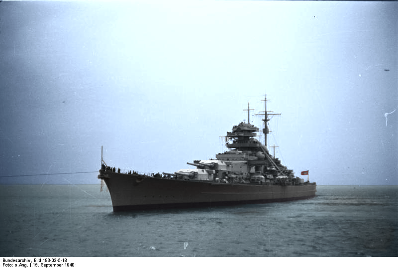 Bundesarchiv Bild 193-03-5-18, Schlachtschiff Bismarck Recolored.png