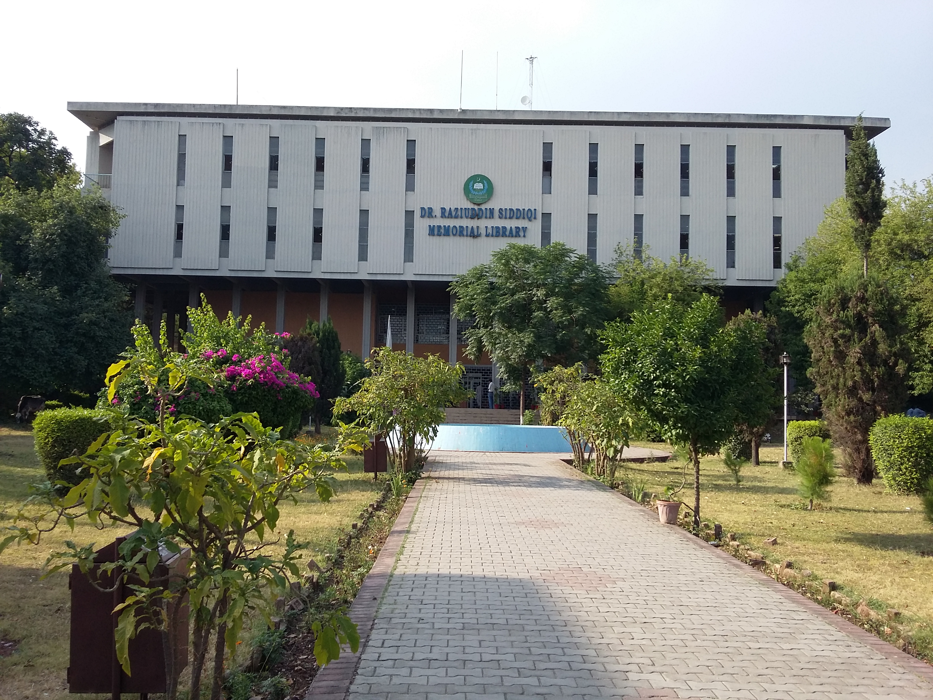 File:C.L Quaid-e-Azam University Islamabad.jpg - Wikimedia Commons
