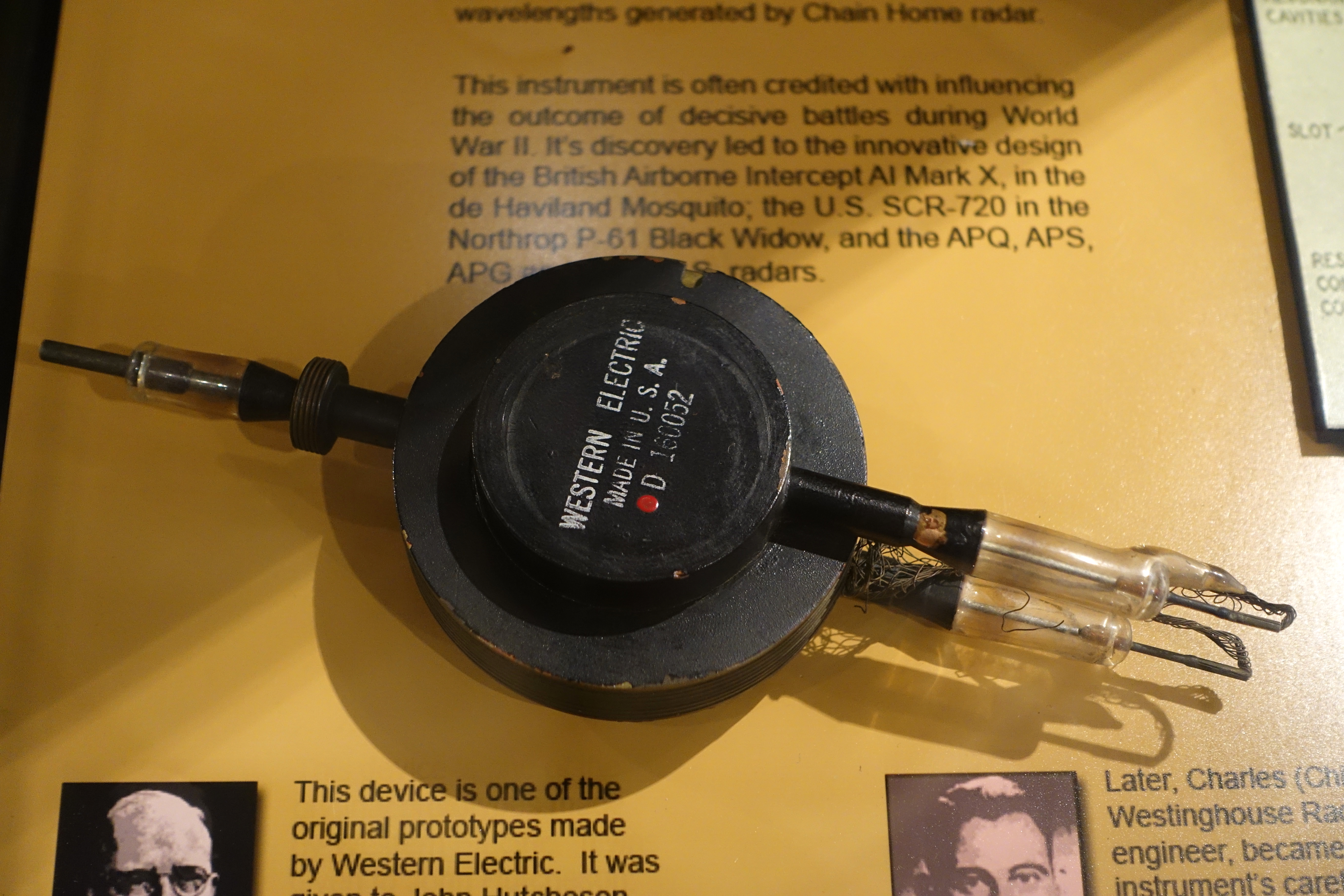 Aannemer Sceptisch Erfenis File:Cavity magnetron prototype, Western Electric, World War II - National  Electronics Museum - DSC00280.JPG - Wikimedia Commons