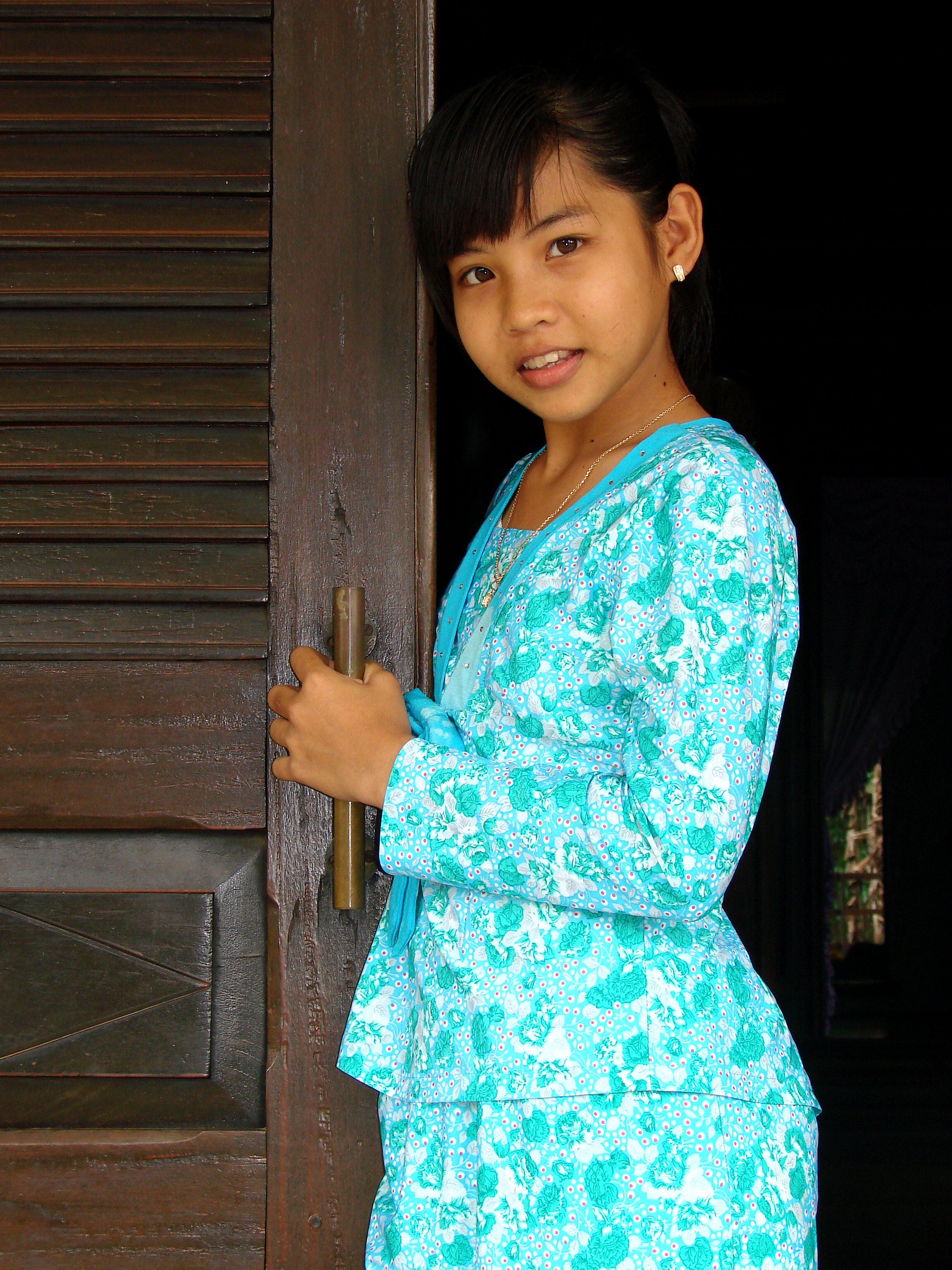 File Cham Girl Chau Doc Vietnam Wikimedia Commons