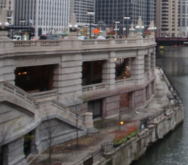 File:Chicago Riverwalk in 2004 between Michigan and Wabash on south bank (Wacker Drive-side) of main branch.jpg
