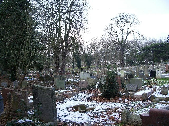 File:Chingford Mount Cemetery - geograph.org.uk - 97101.jpg