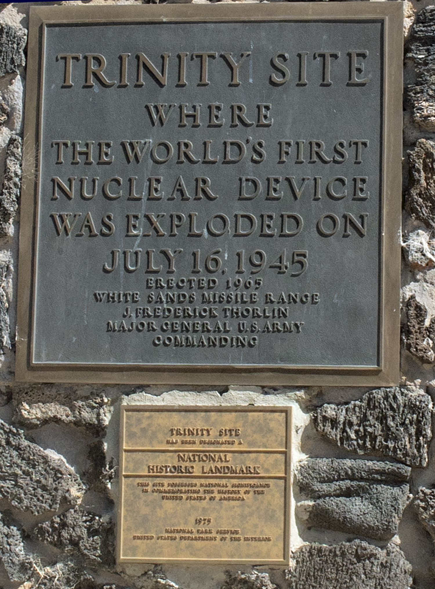 File:Closeup of Plaque on Monument at Trinity Site.jpg - Wikimedia Commons