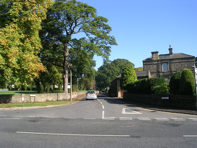 File:Crowlees Road - viewed from Doctor Lane - geograph.org.uk - 2096299.jpg