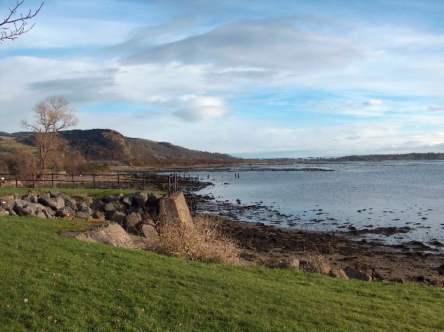 File:Dumbarton Foreshore, River Clyde. - geograph.org.uk - 84913.jpg