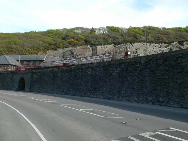 File:Eastern end of Y Cob - geograph.org.uk - 1312042.jpg