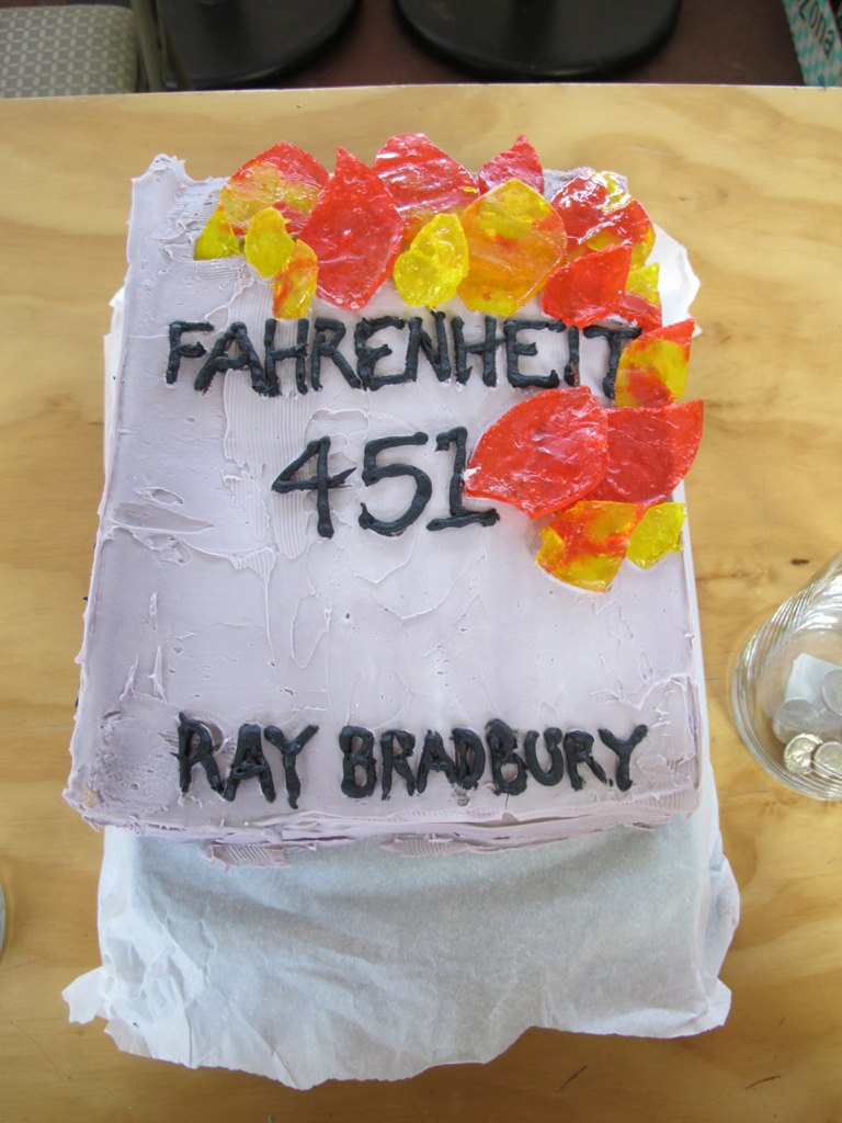 Fahrenheit 451 (1966) - Novela vs película - Bradbury y Truffaut
