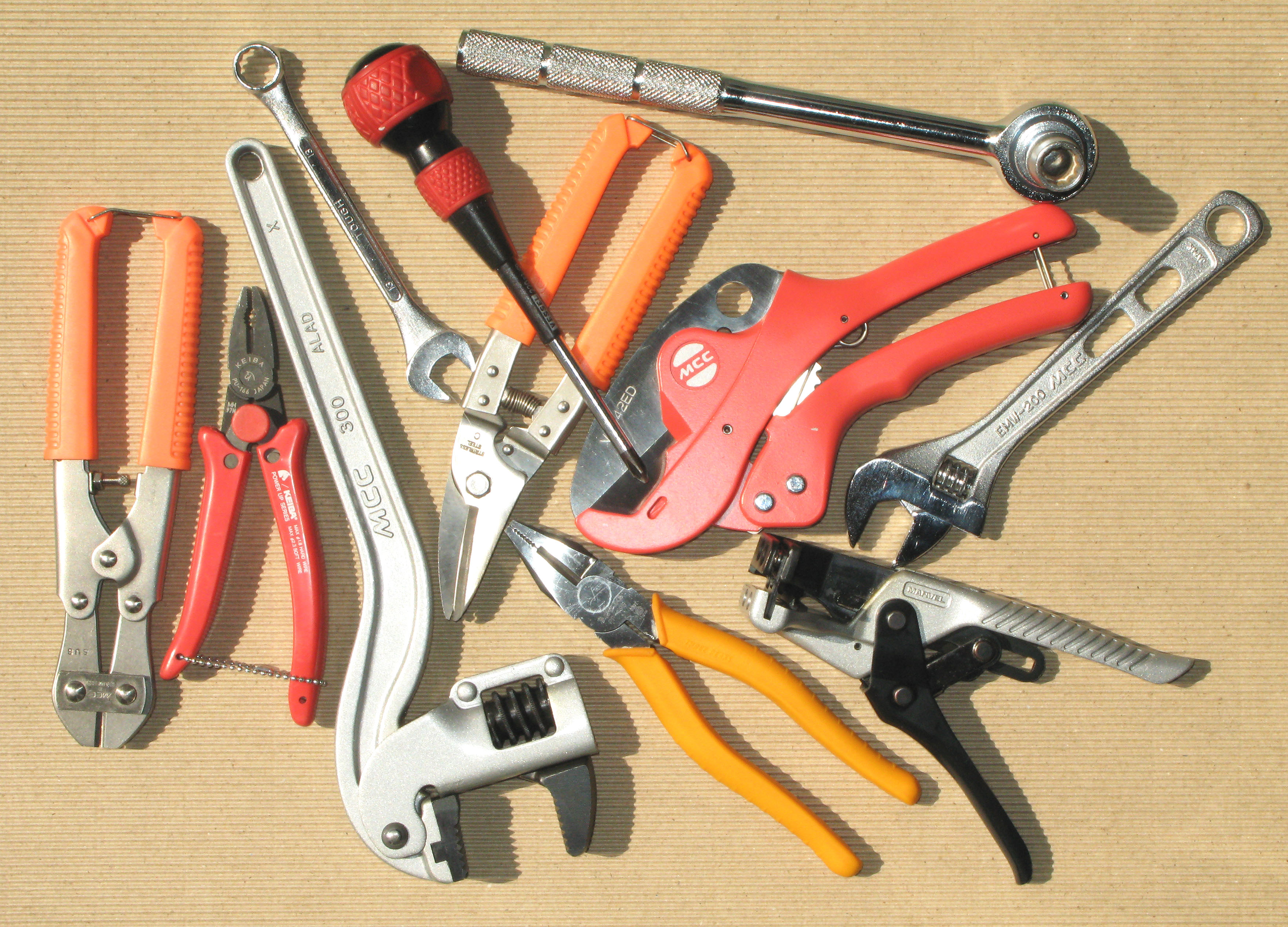 File:Hand tools.jpg - Wikimedia Commons