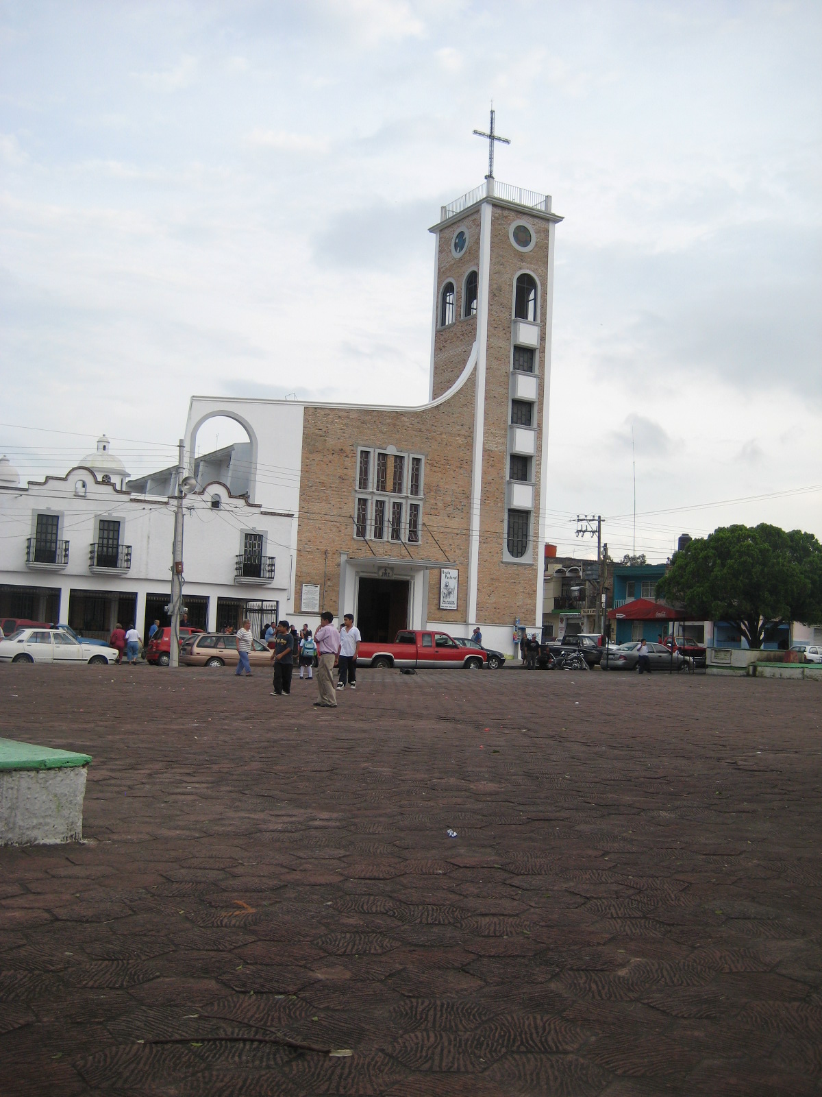 File:IGLESIA SAN ISIDRO COL. H. CASAS  - Wikimedia Commons