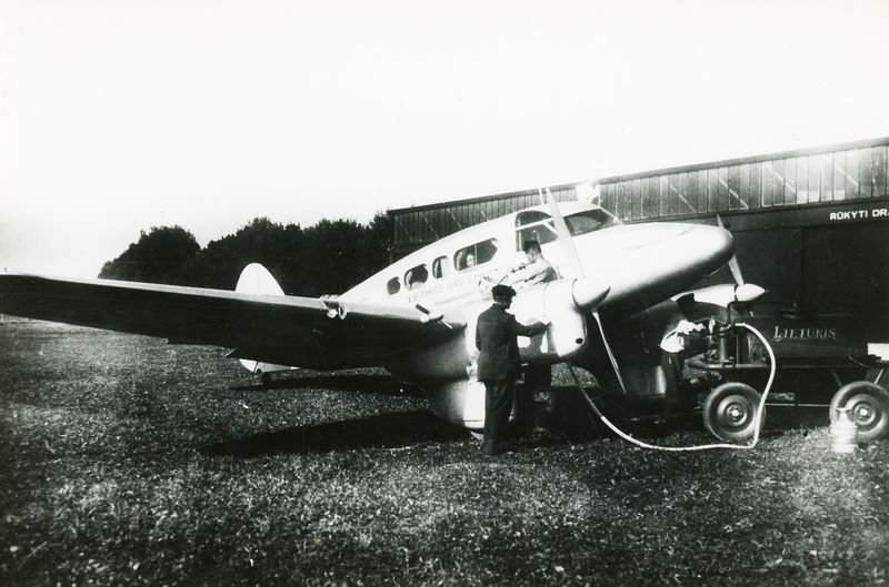 File:Lietuvos oro linijų keleivinis lėktuvas „Percival Q6“ Kauno aerodrome.jpg