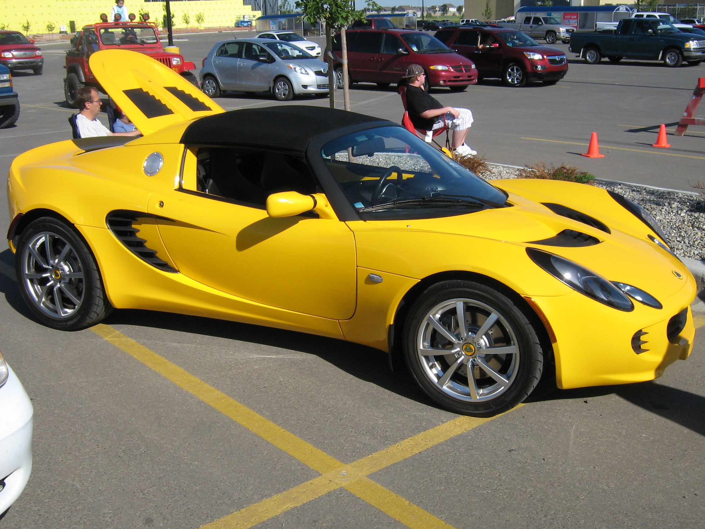 Машина Lotus Elise 1996