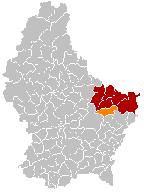 Kommunens läge i Luxemburg (markerad i orange), med kantonen Echternach färgad i rött