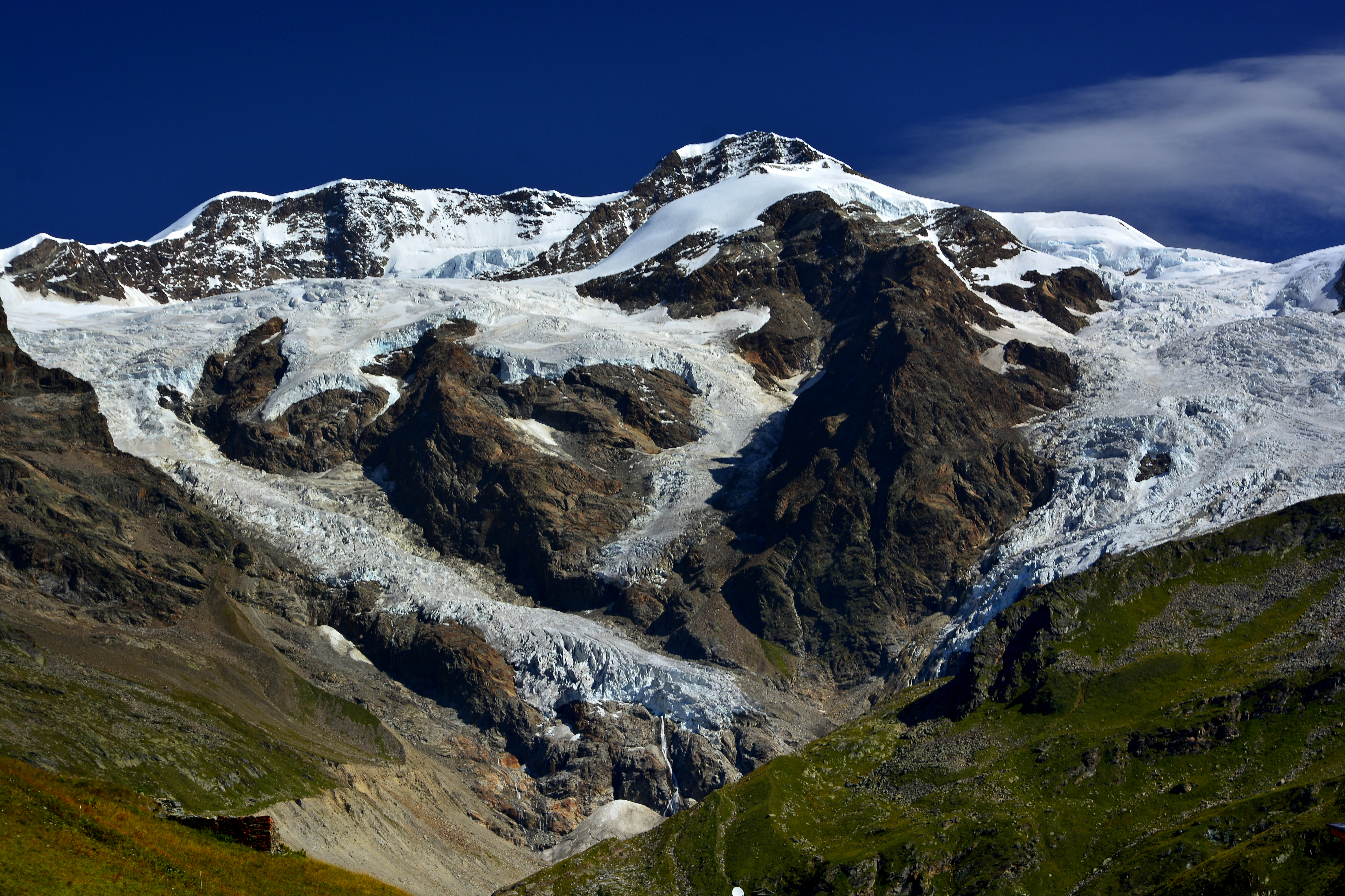 Monte перевод. Monte Rosa трагедия. Пик Дюфур. Monte Rosa проект.