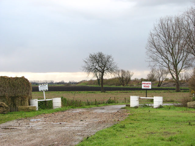 File:Private road on Dairy Farm - geograph.org.uk - 1618545.jpg