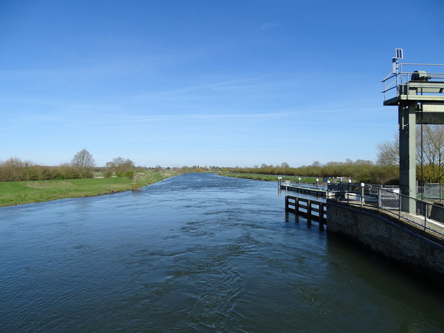 File:River Great Ouse - geograph.org.uk - 5344555.jpg