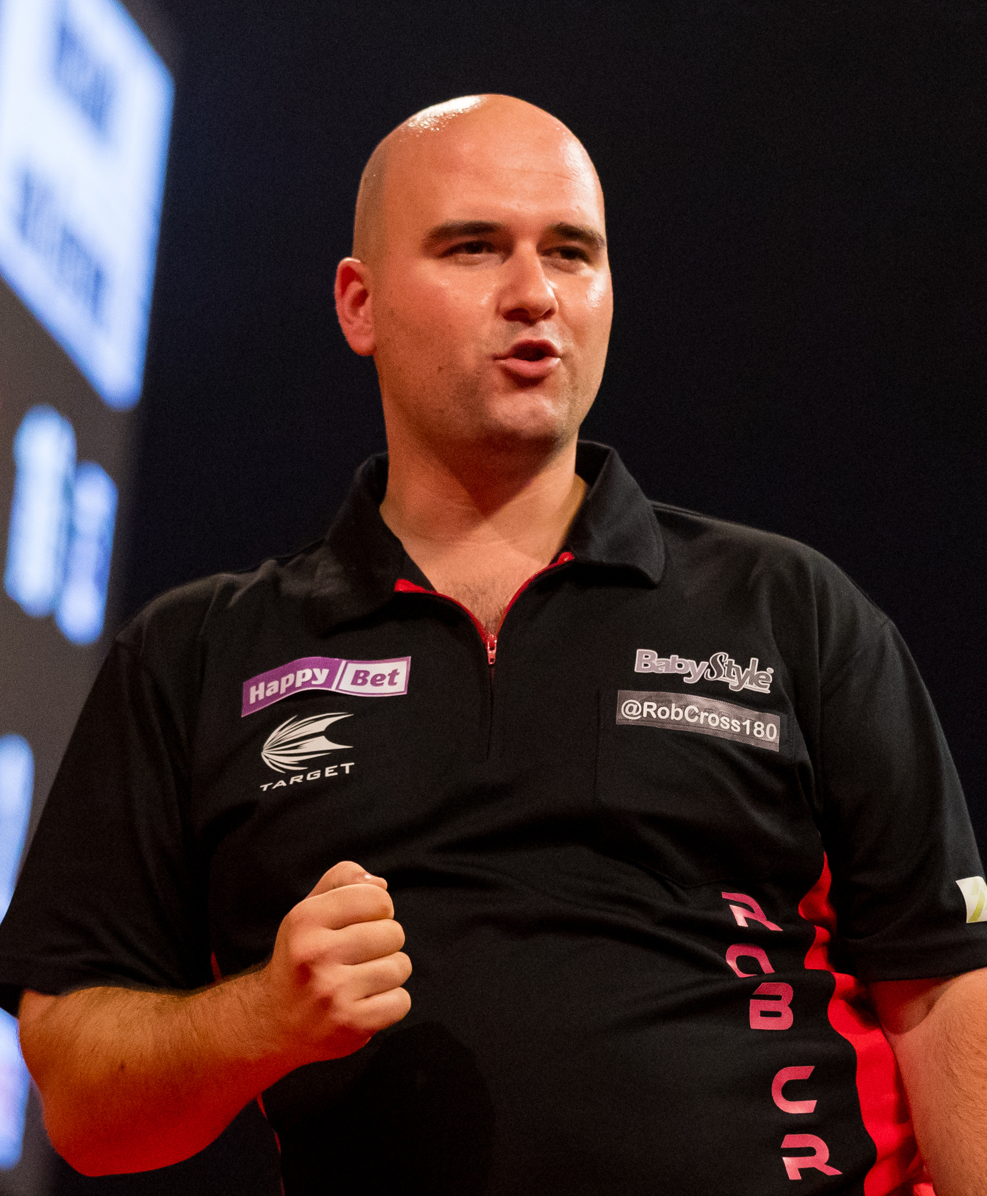 The new world champion of darts is an electrician who decided to start  playing a year ago 