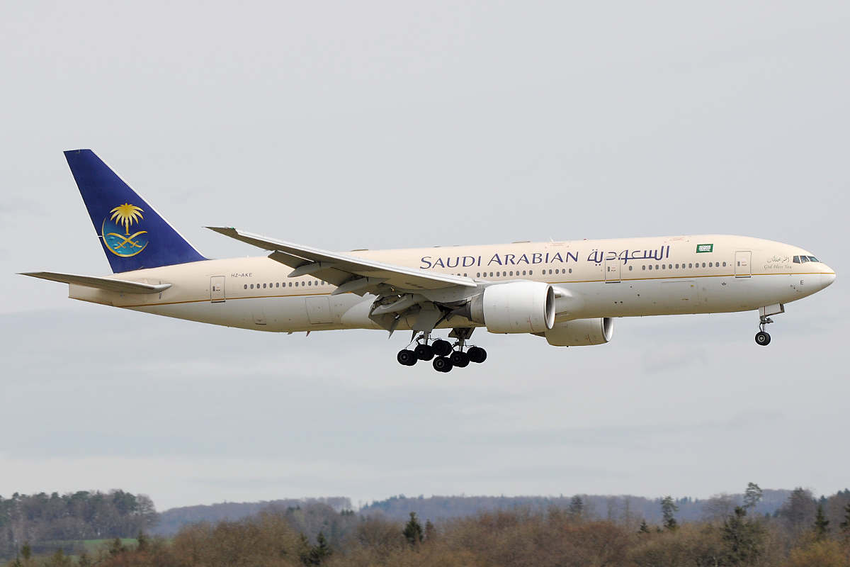 File:Saudi Arabian Airlines B777-268ER (HZ-AKE) landing at Zurich 