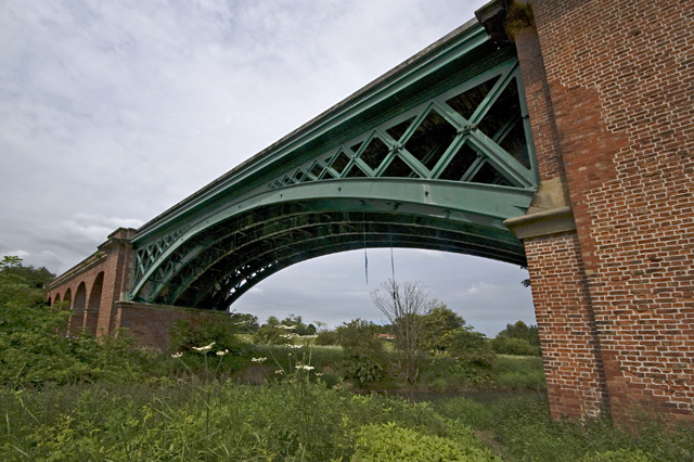 File:Stamford Bridge Viaduct - geograph.org.uk - 3520180.jpg