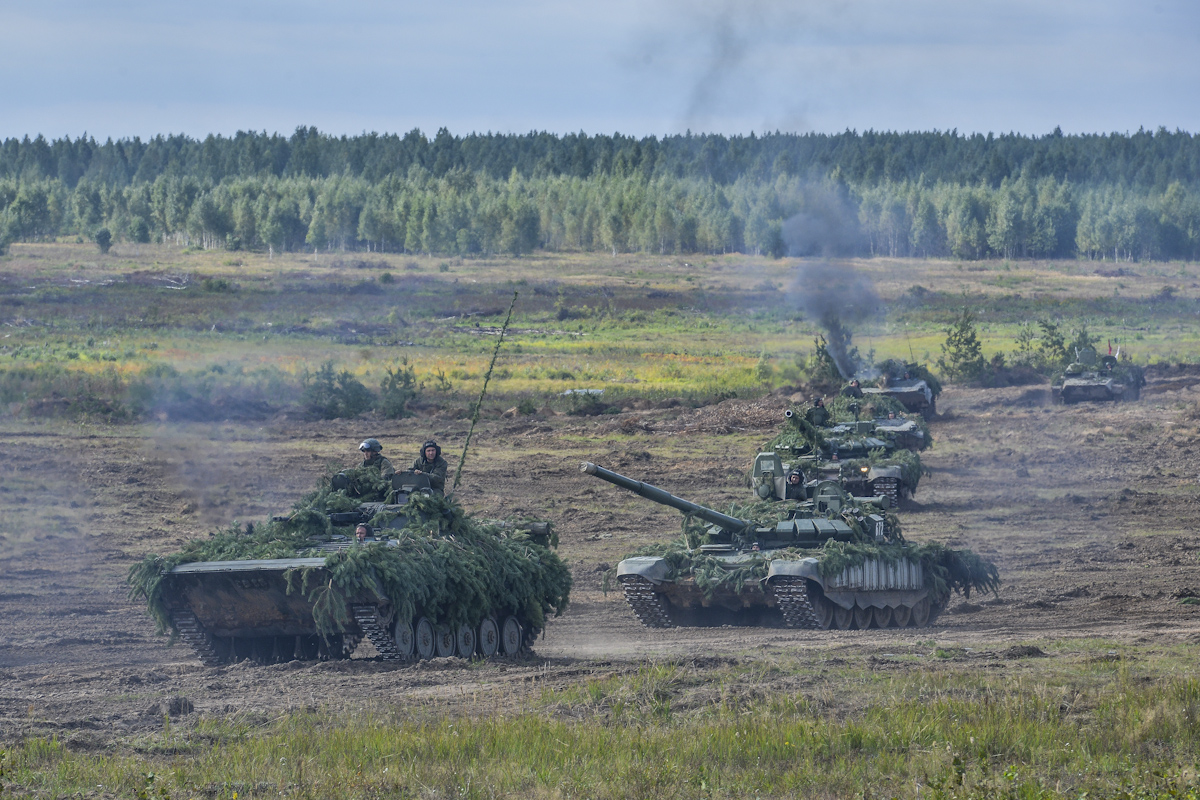T-72B3_mod._2016_at_the_Zapad-2017_exercise_05.jpg