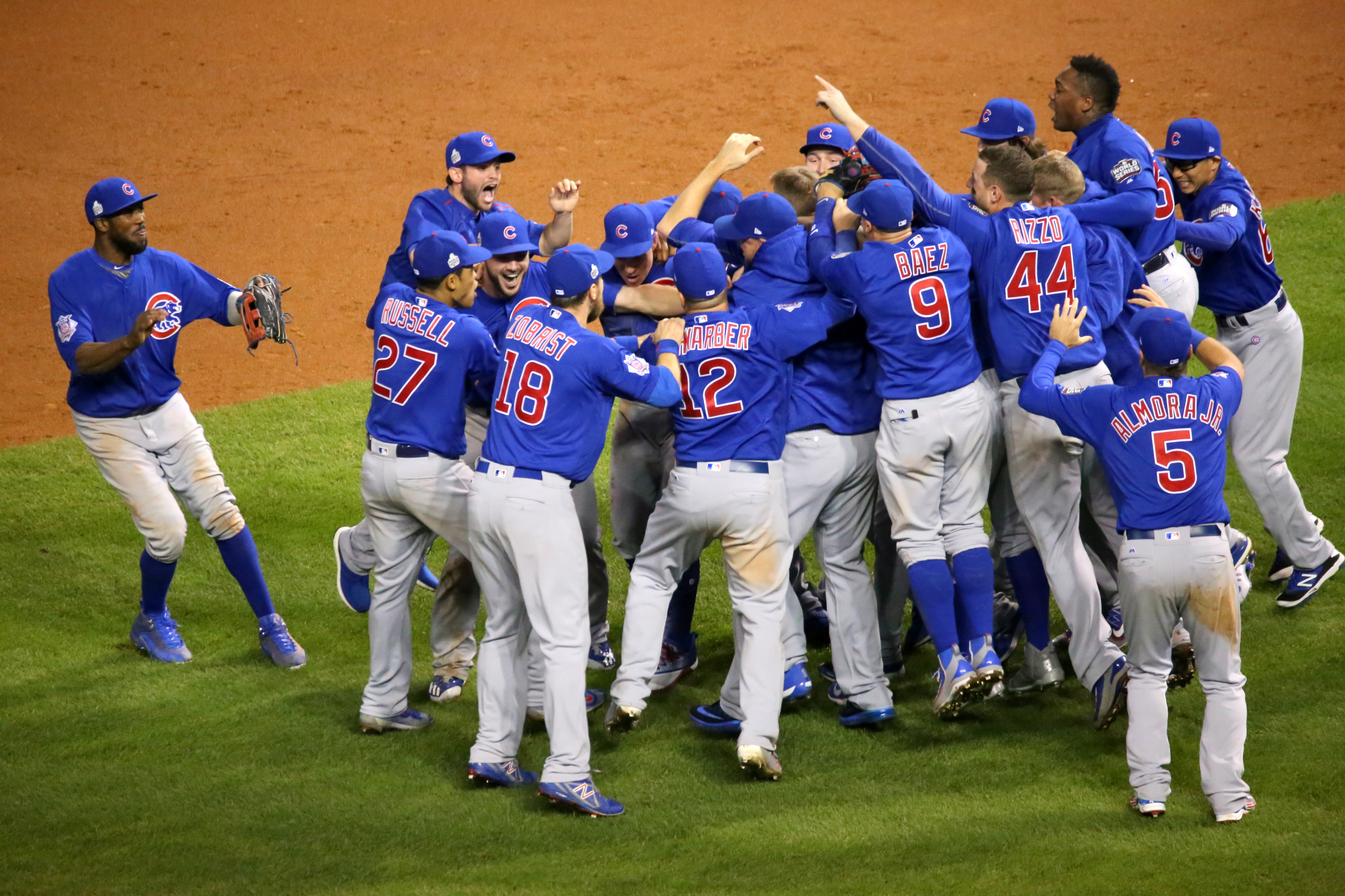 File:The Cubs celebrate after winning the 2016 World Series.jpg - Wikimedia  Commons