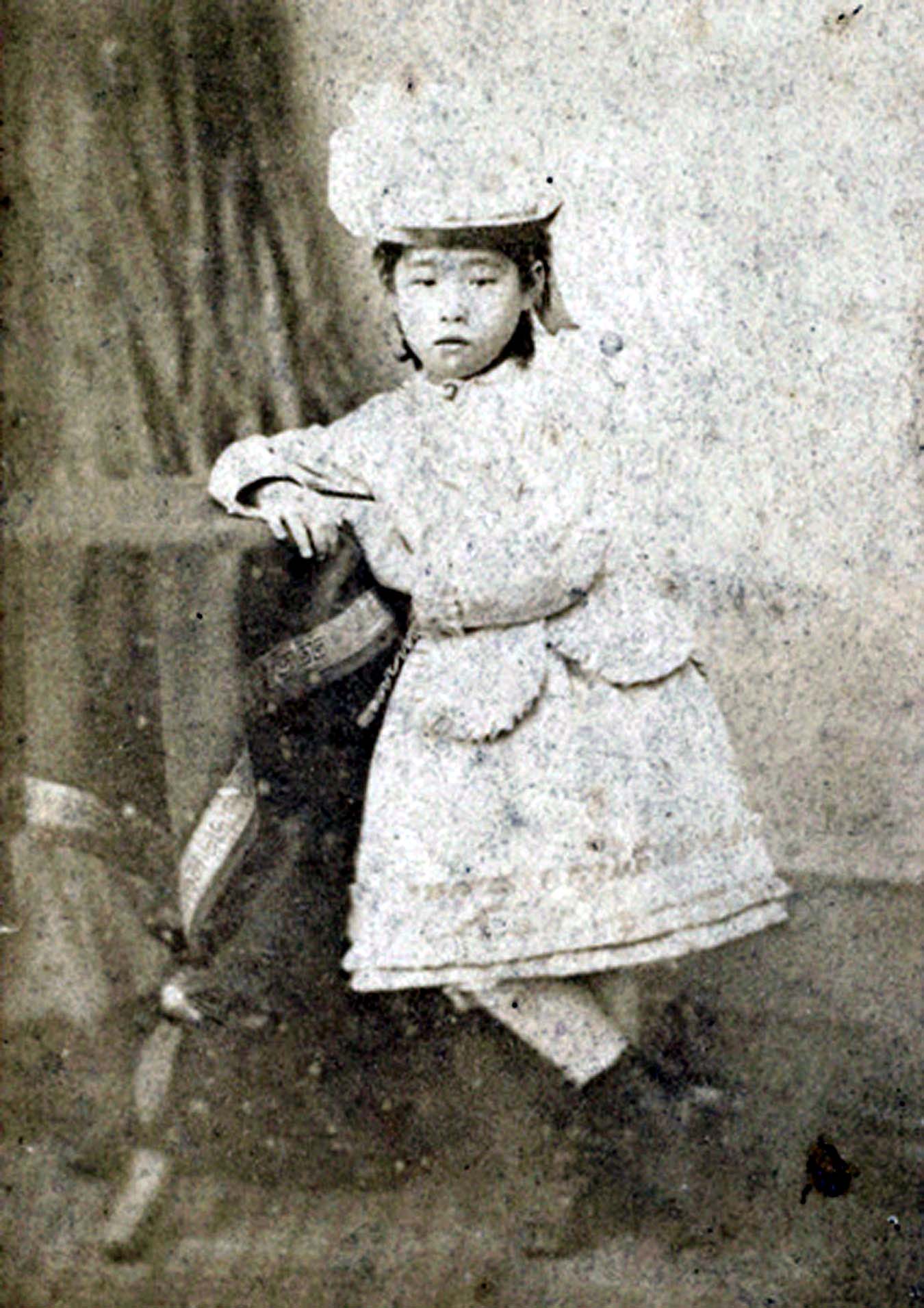Umeko Tsuda as a little girl 1871.jpg