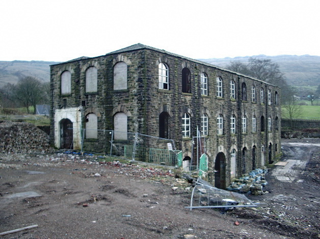 File:"Kearns of Waterfoot Ltd" - geograph.org.uk - 685174.jpg