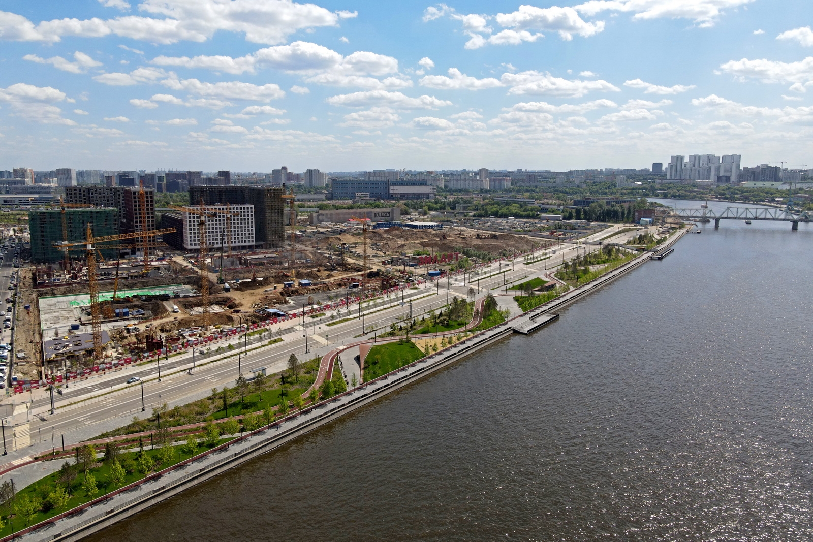 Улица марка шагала. Наб марка Шагала. Парк марка Шагала в Москве. ЗИЛАРТ набережная марка Шагала. Мост Нагатинская набережная набережная марка Шагала.