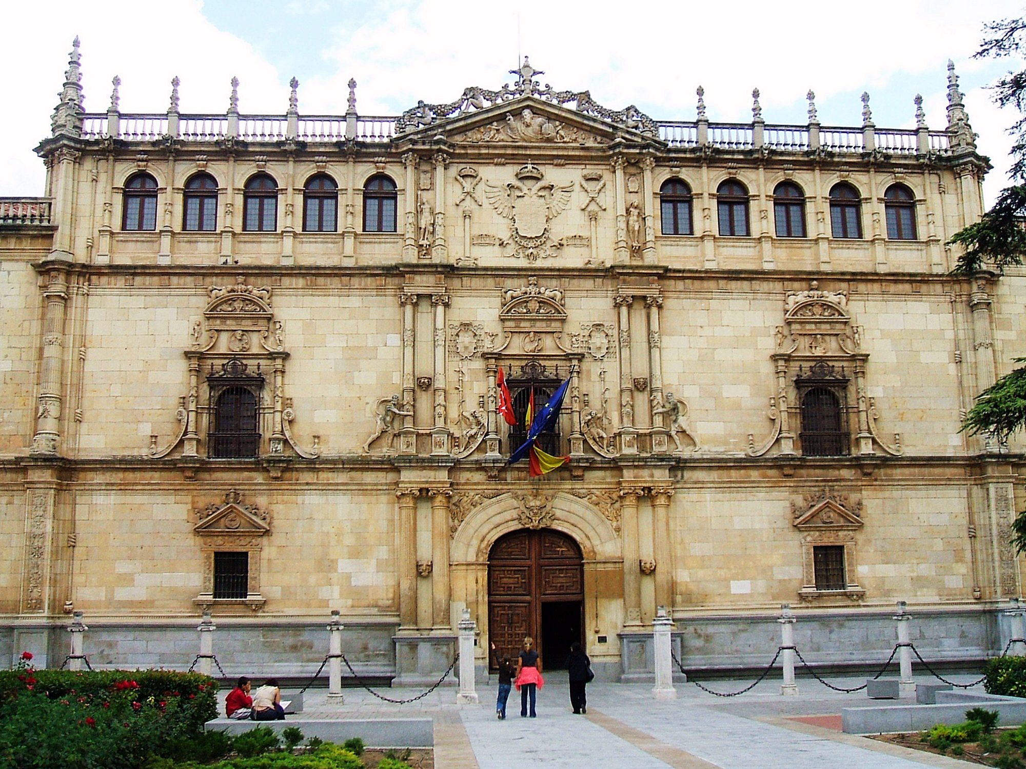 Resultado de imagen de universidad de alcalá de henares madrid