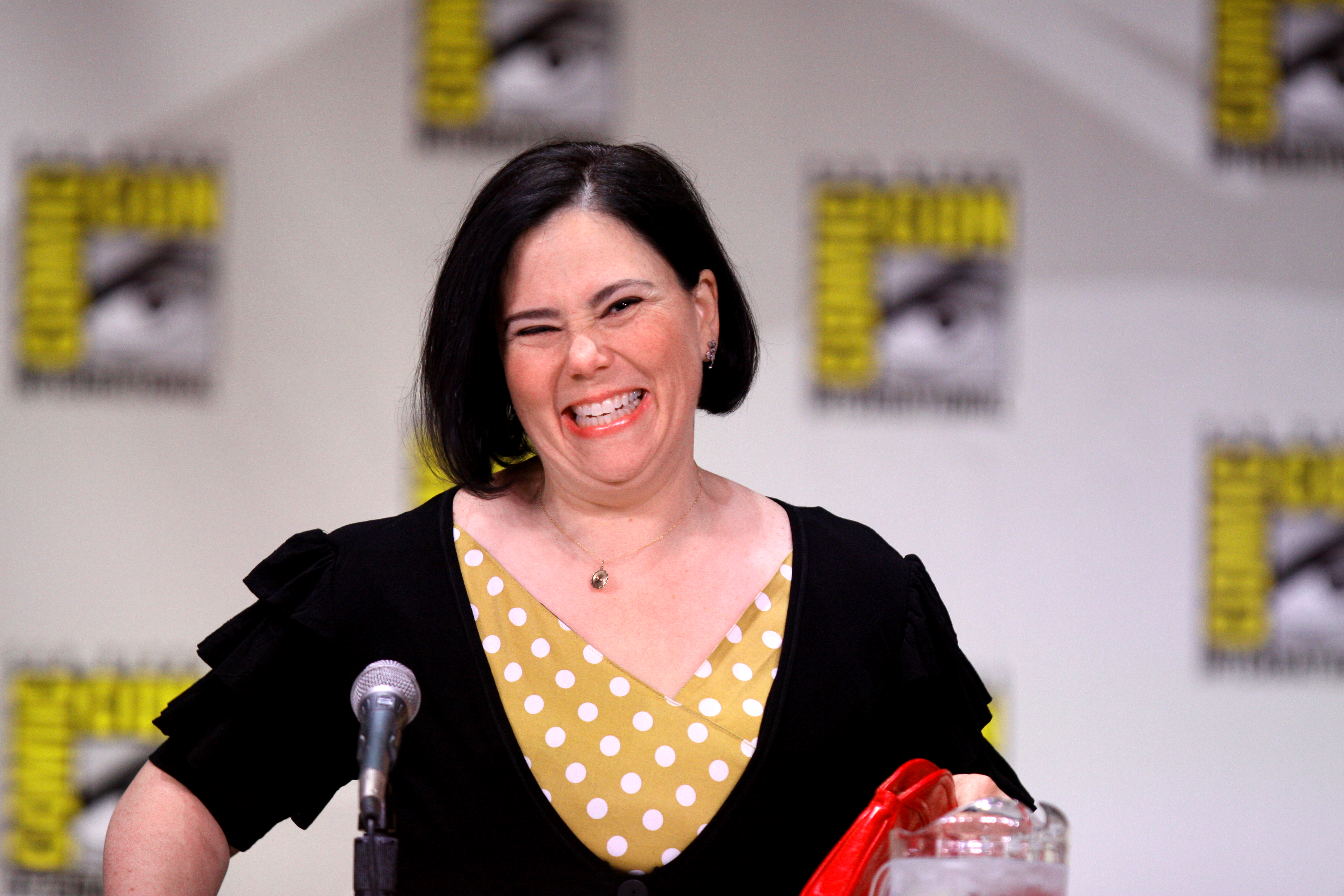 Alex Borstein (5980891072).jpg. 