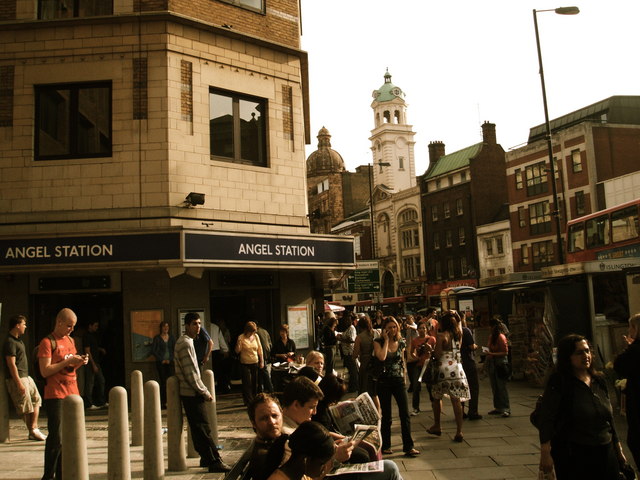 File:Angel Underground Station - geograph.org.uk - 912142.jpg