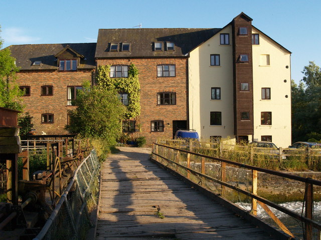 File:Bickton Mill - geograph.org.uk - 1336111.jpg