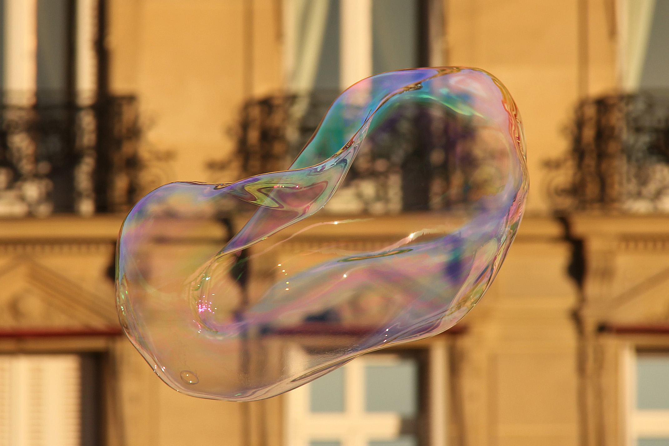 Soap bubble - Wikipedia