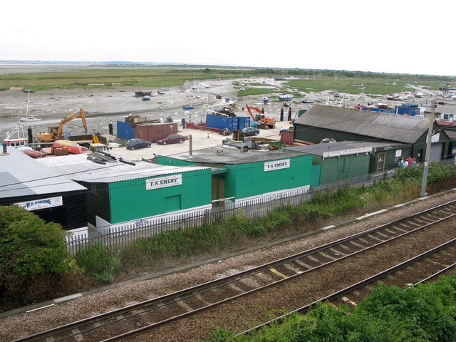 File:Cockle sheds at Leigh - geograph.org.uk - 1407436.jpg