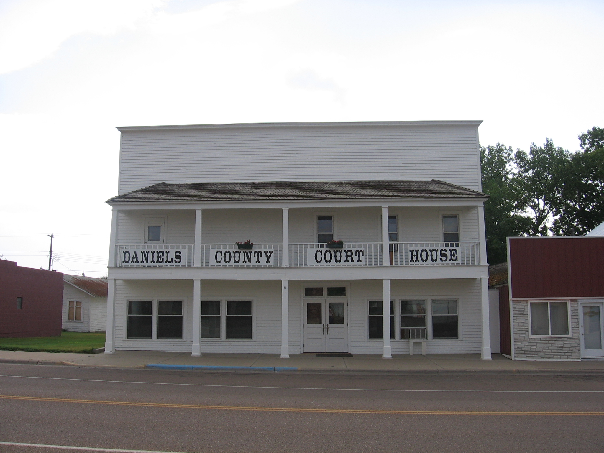 Photo of Daniels County Courthouse