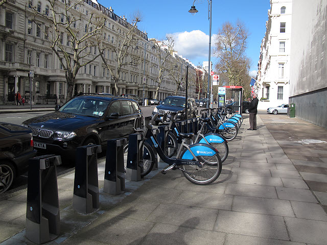 File:Docking station on Queens Gate - geograph.org.uk - 3860913.jpg