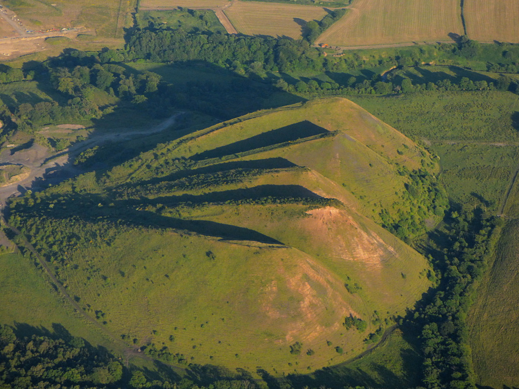 File:Five Sisters Bing from the air (geograph 5829418).jpg - Wikipedia