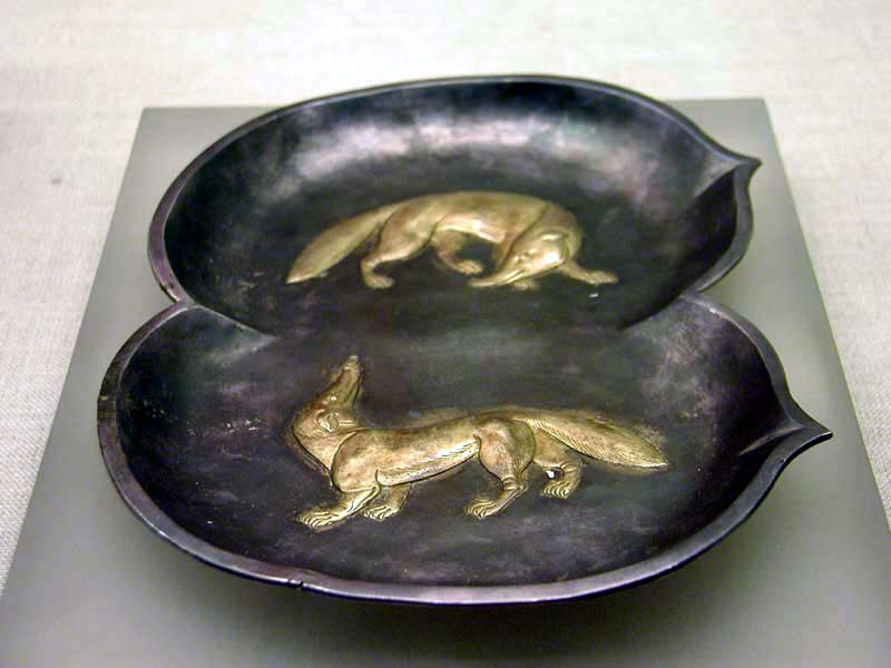 File:Gilt silver plate in shape of two peaches.jpg