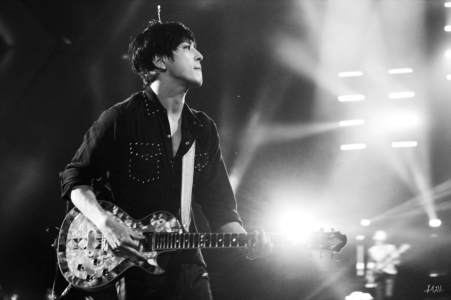 File:Jung Yong-hwa - Come Together live in Shanghai.jpg - Wikipedia