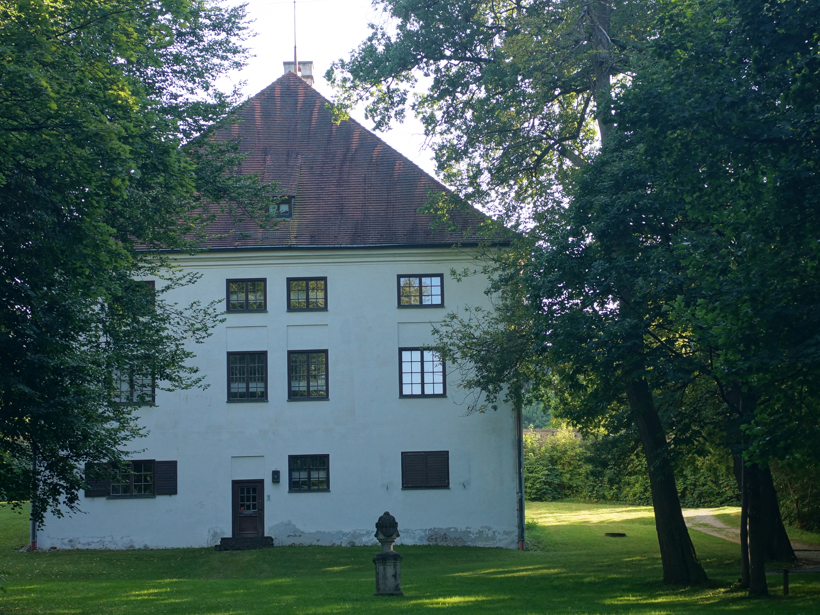 This is a photograph of an architectural monument.It is on the list of cultural monuments of Bayern,...