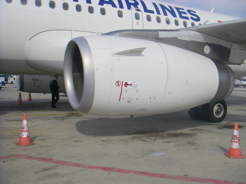 File:Large engine of an airbus.JPG