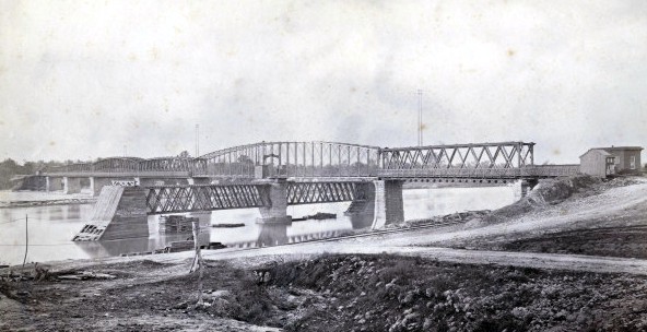 File:No. 4. Railway Bridge over the Missouri River at Kansas City, Mo. (6857688128) cut.jpg