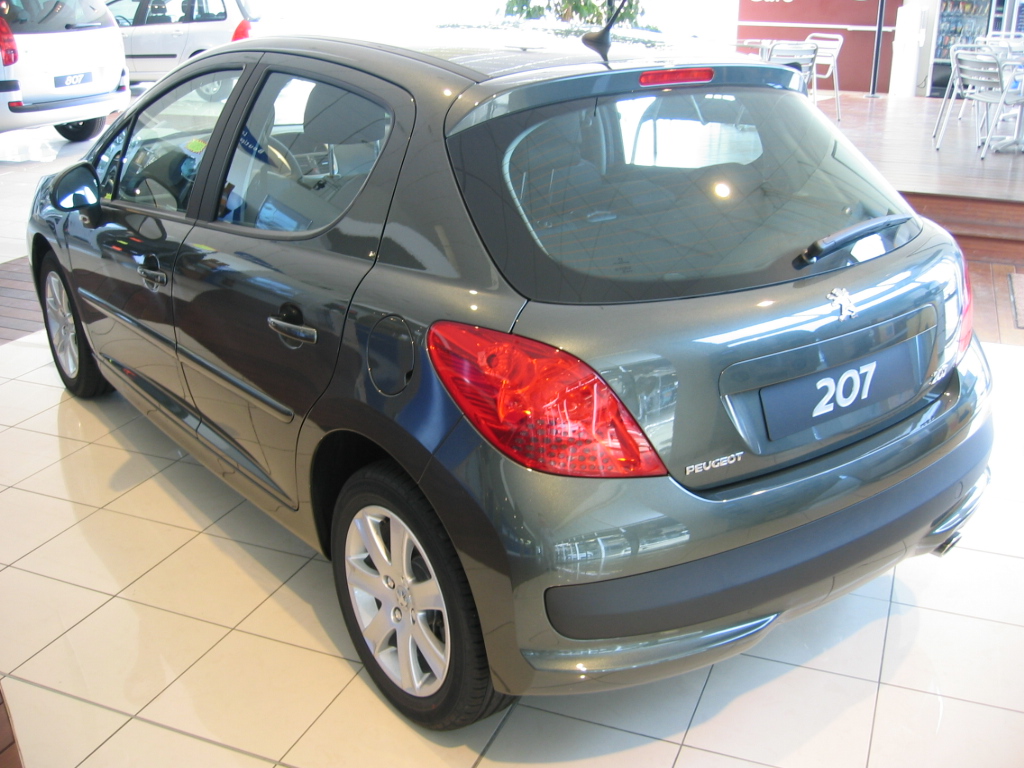 File:Peugeot 207 5-Türer rear.JPG - Wikimedia Commons