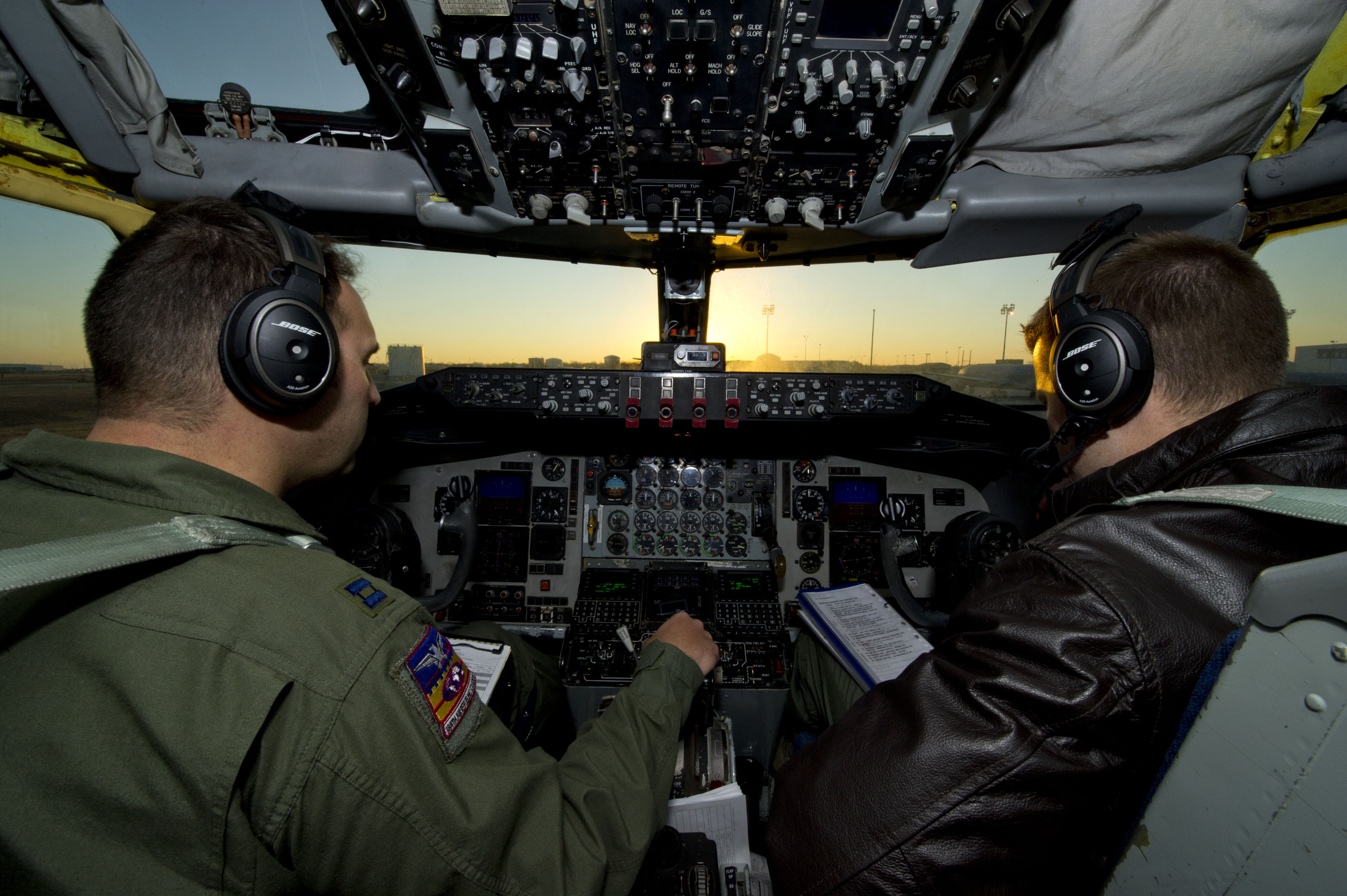 F-16 refueling at the Airport.