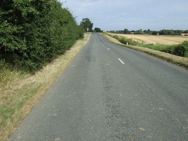 File:Road towards Swineshead - geograph.org.uk - 3131701.jpg