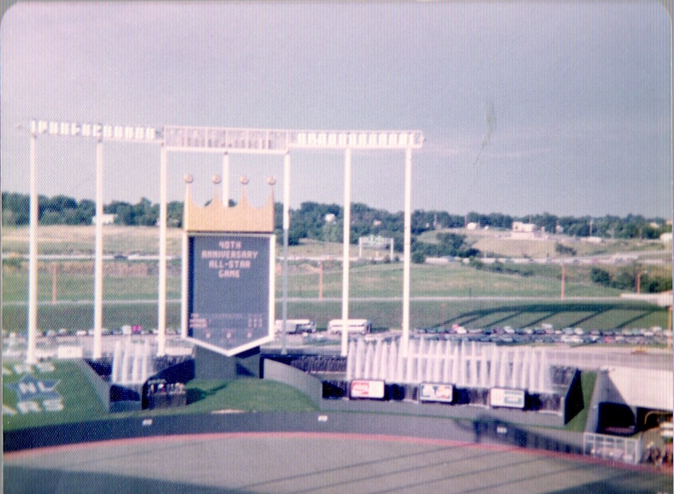 How Royals Stadium (Now, Kauffman Stadium) scoreboard and fountains  appeared in the late 1980's.