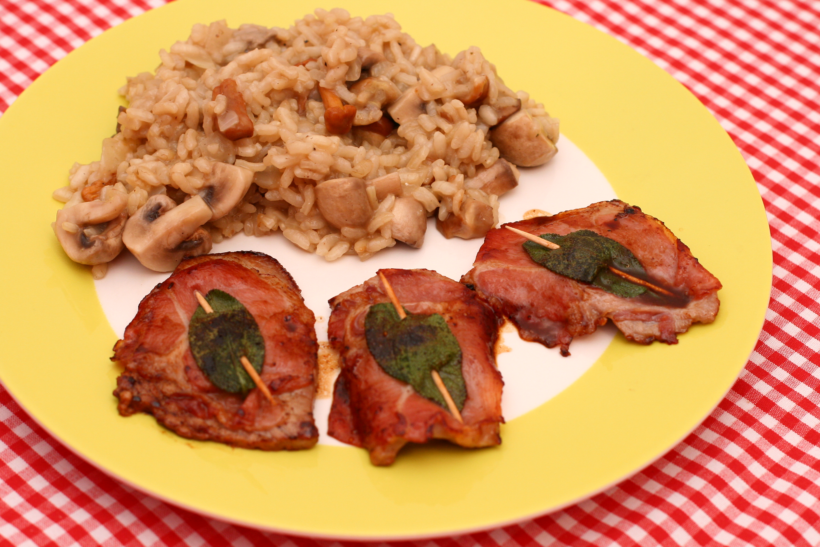 Римская кухня. Risotto with veal. Zagreb Style veal Cutlet. Roman Style.