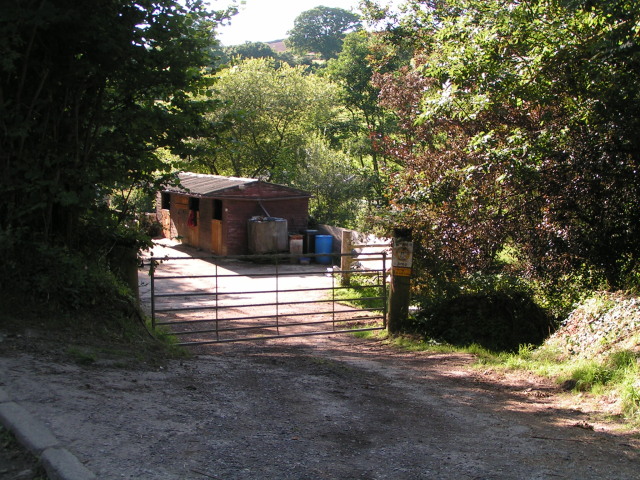 File:Stables on Star Barton Lane - geograph.org.uk - 1441109.jpg